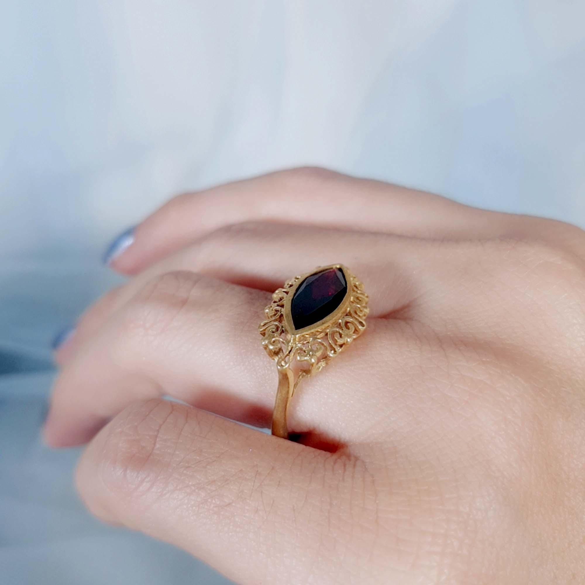 For Sale:  Natural Marquise Garnet Vintage Style Eye Ring in Solid 9K Yellow Gold 10
