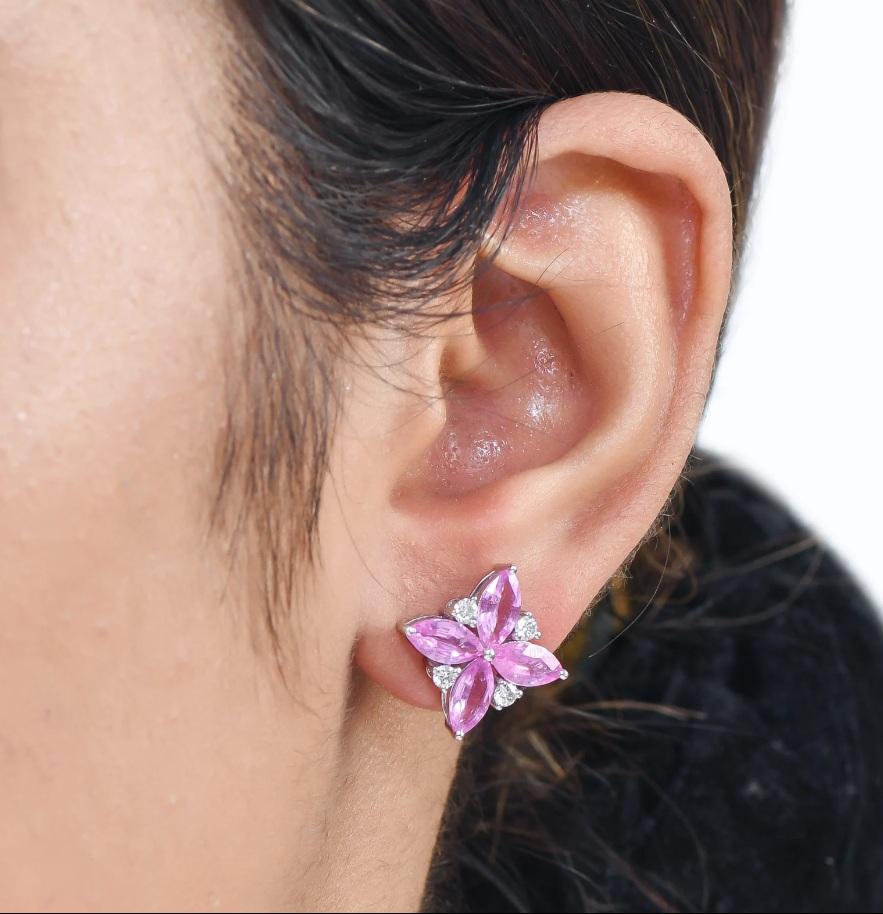 Orecchini a perno con zaffiro rosa marquise naturale e diamante IN oro 18K in vendita 2