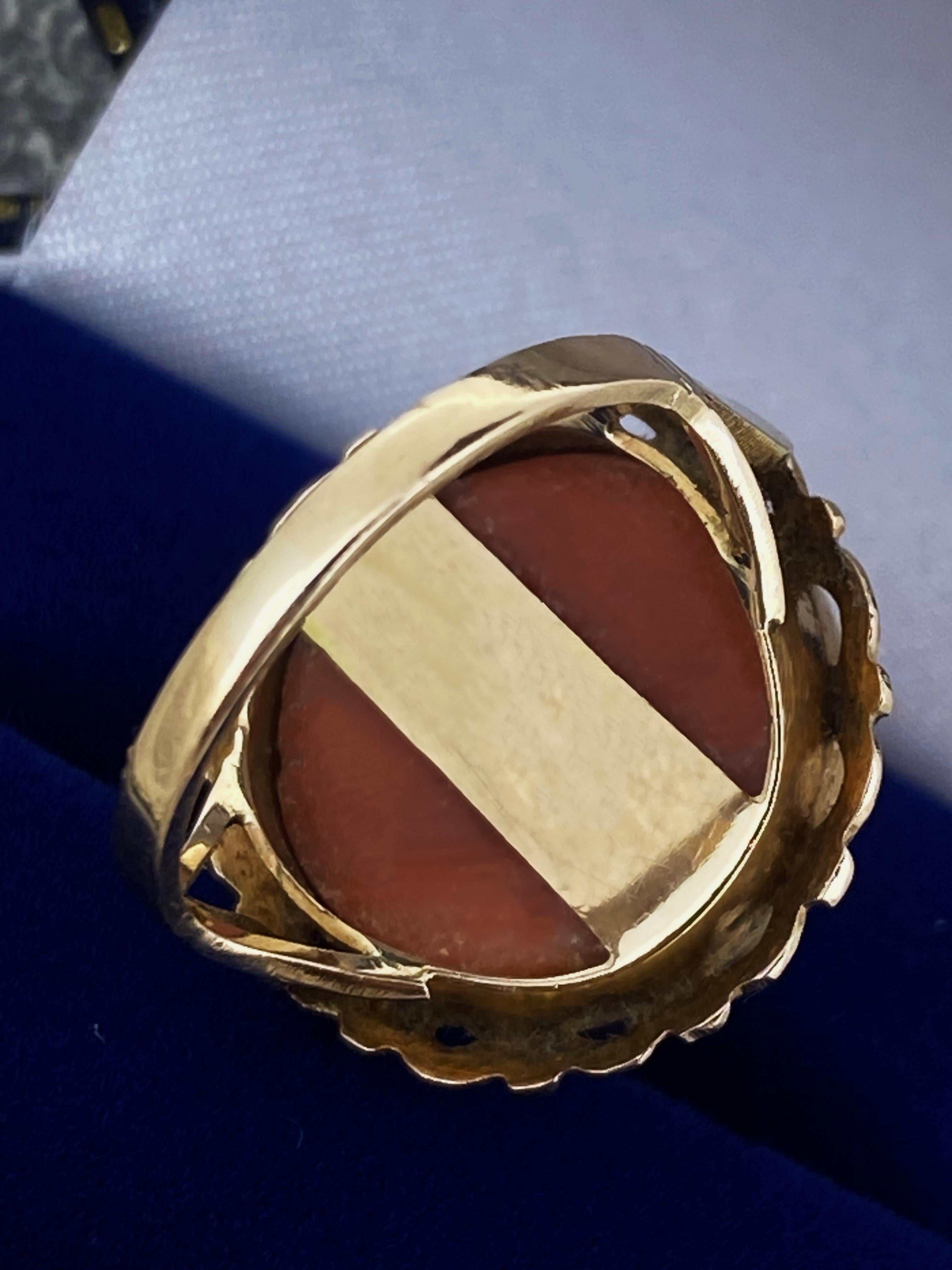 Natural Mediterranean Salmon Red 16mm Coral Ring in 14K Rose Gold, Italy c1950's In Excellent Condition For Sale In MELBOURNE, AU