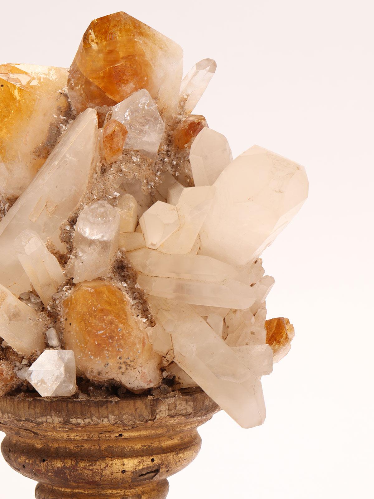 what mineral group is quartz in