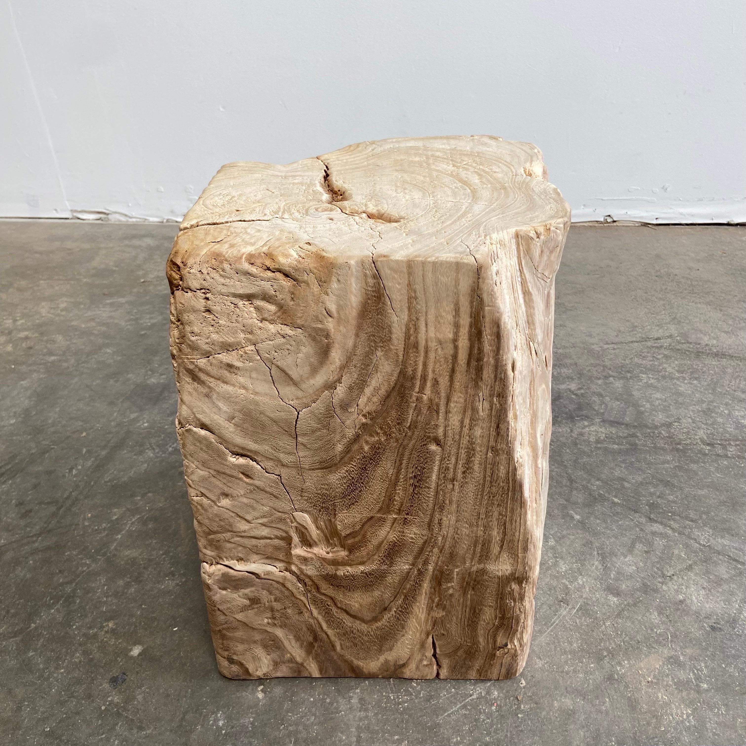 Natural Minimalist Stump Side Table In Good Condition In Brea, CA