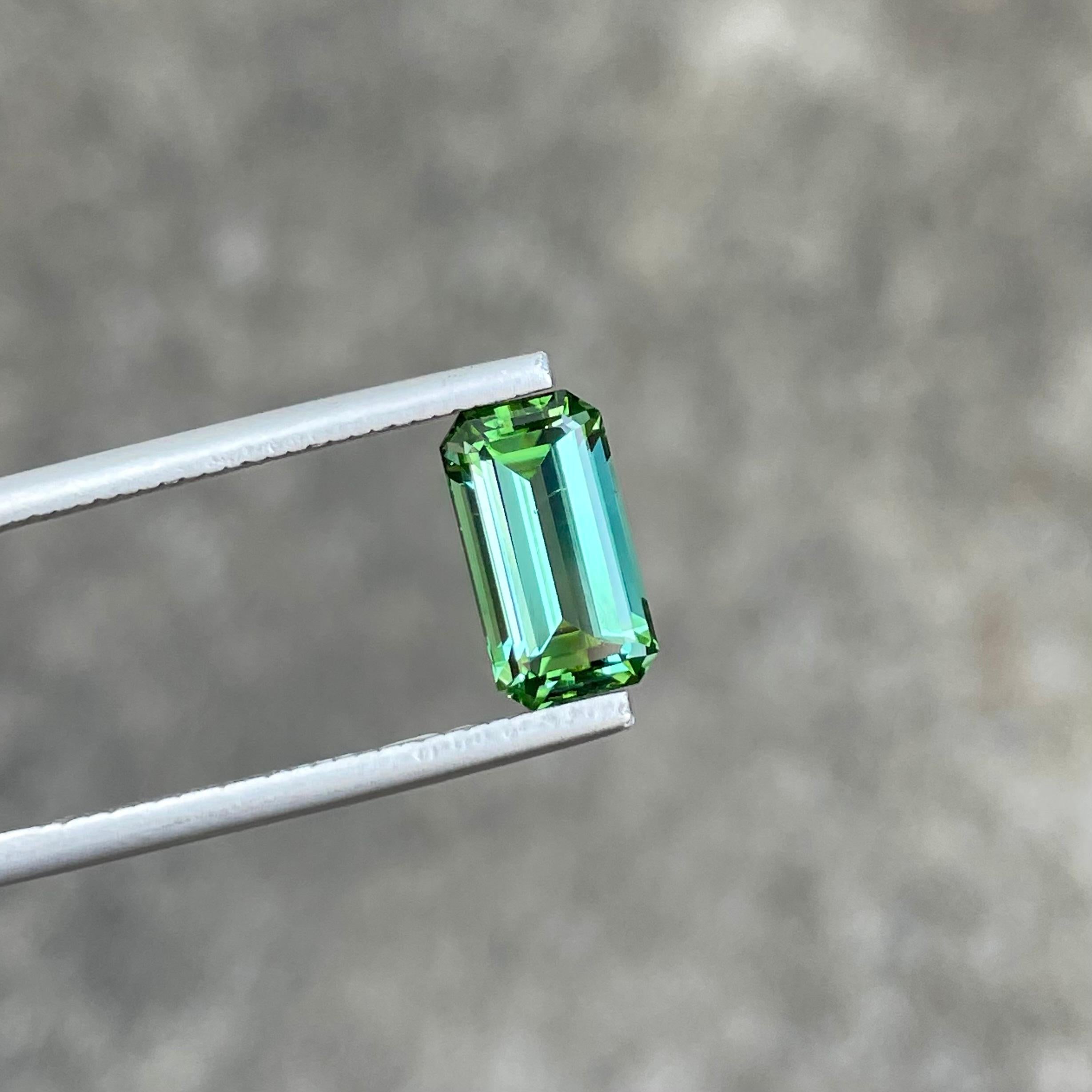 Weight 2.60 carats 
Dimensions 10.6x5.8x4.9 mm
Treatment none 
Origin Afghanistan 
Clarity VVS (Very, Very Slightly Included) 
Shape octagon 
Cut emerald 




The Natural Mint Green Tourmaline, weighing an impressive 2.60 carats, is a breathtaking