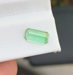 Gemma naturale di tormalina verde menta - taglio smeraldo 0,89 carati per gioielli