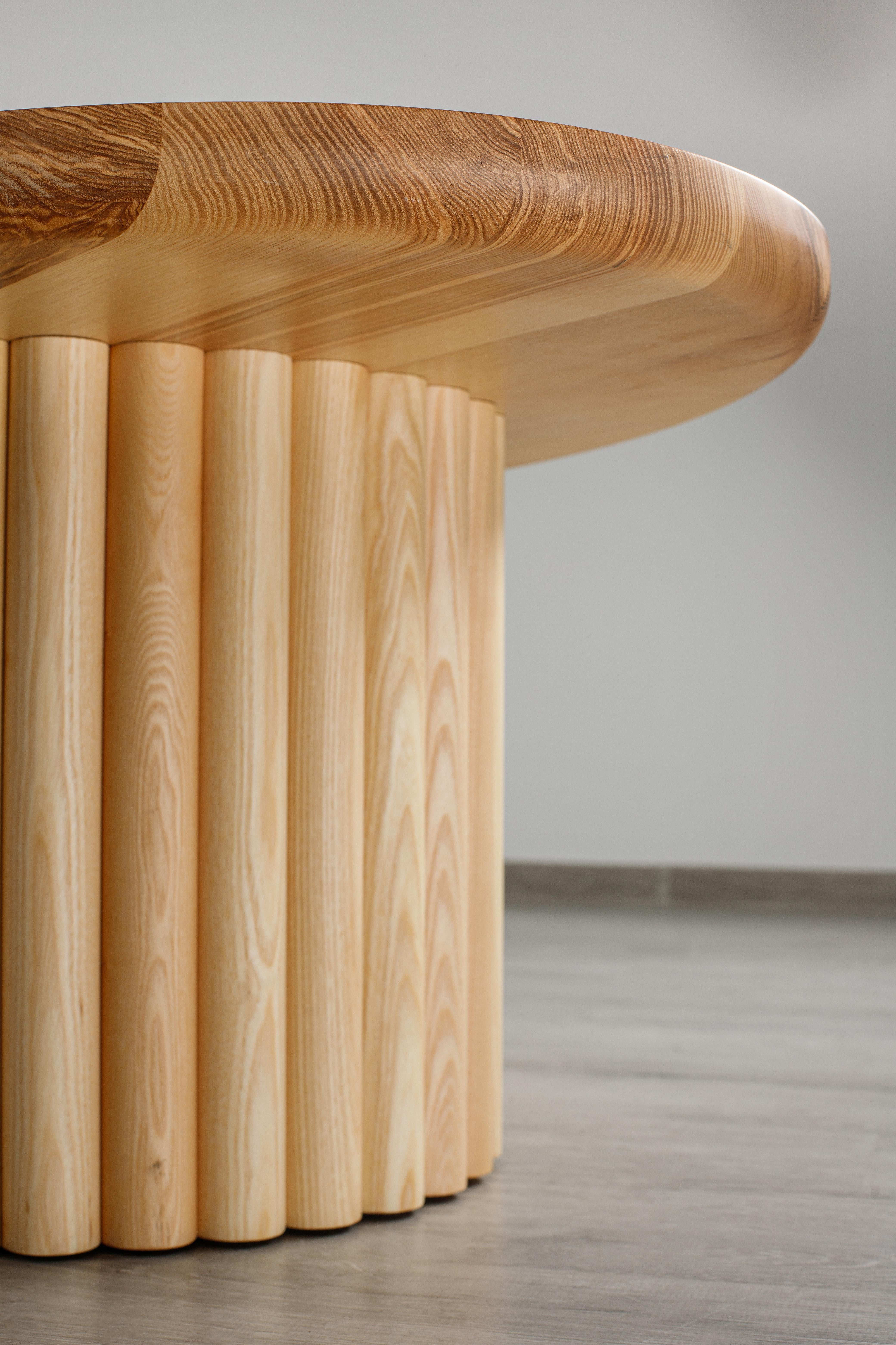 Moldavo Tavolino moderno in legno massiccio di frassino Nature in vendita