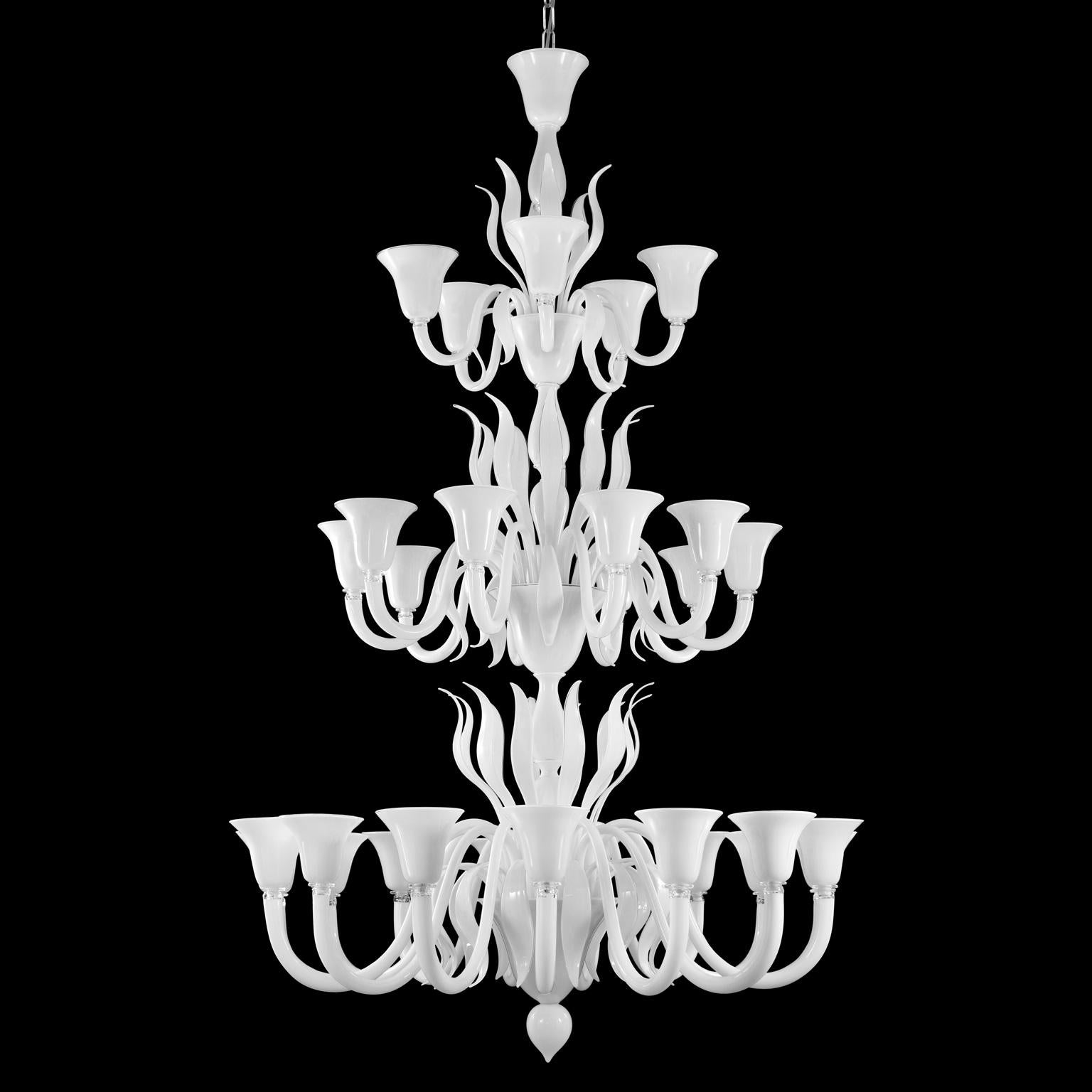 The collection of Murano glass chandeliers Swing 275 is one of our collections that most differs from the Classic Murano tradition: the design of this collection is closer to the natural shapes.
The decorative wavy elements that surrounded the