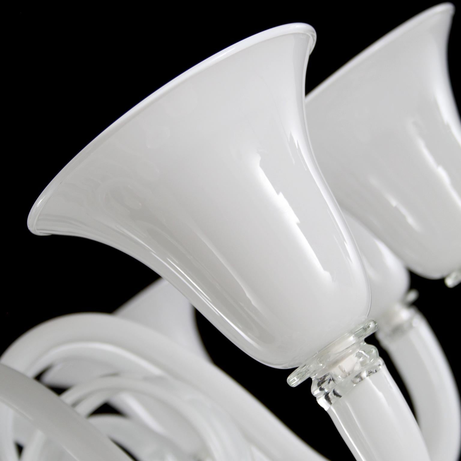 Italiano Lampadario Natural Mood 30 bracci in vetro di Murano bianco Swing 275 di Multiforme in vendita