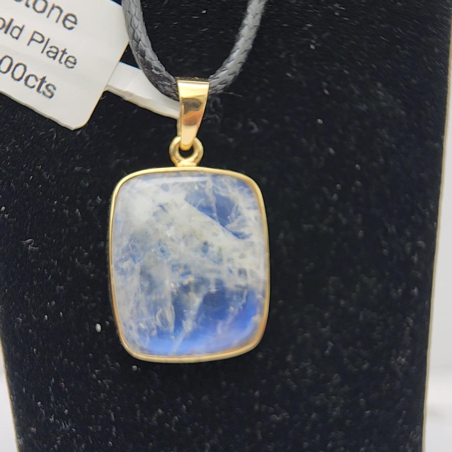 Natural Moon Stone Pendent Sterling Silver Plated  with Yellow Gold For Sale 6