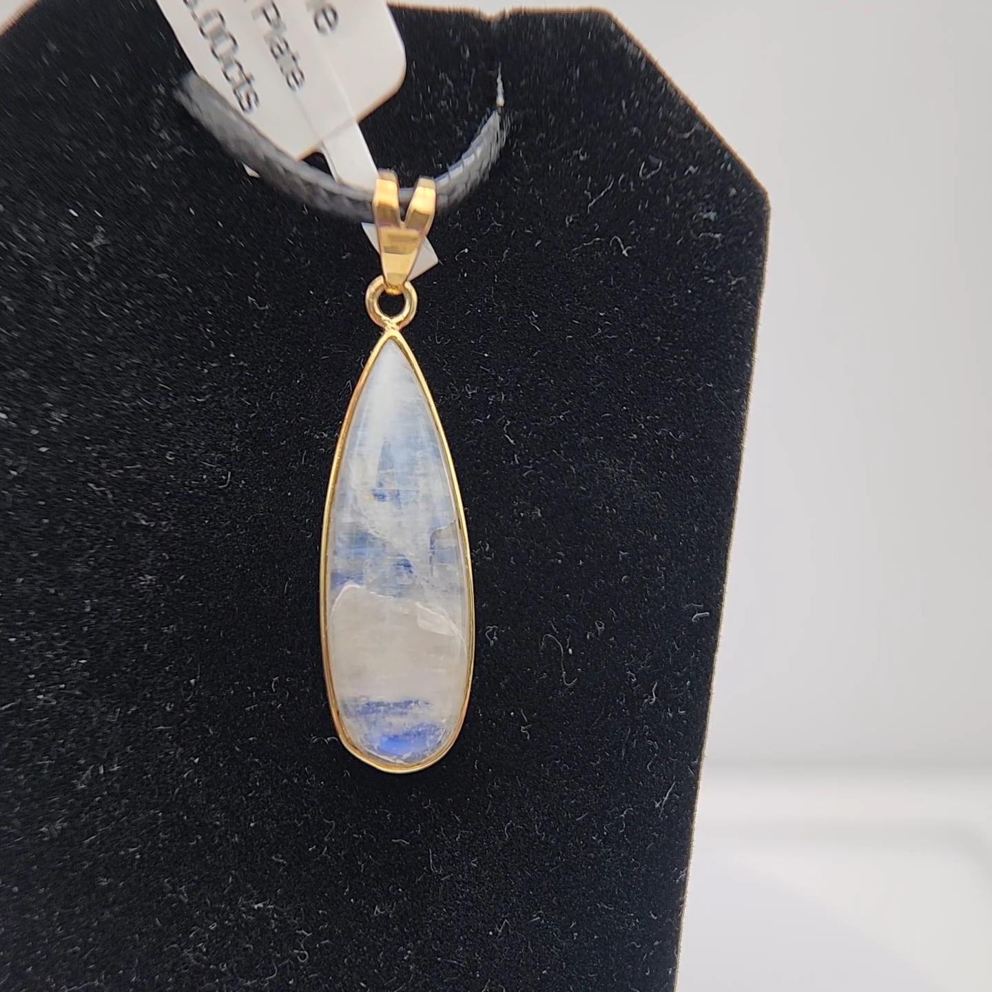 Ciondolo di pietra lunare naturale placcato in argento sterling  con oro giallo in vendita 6