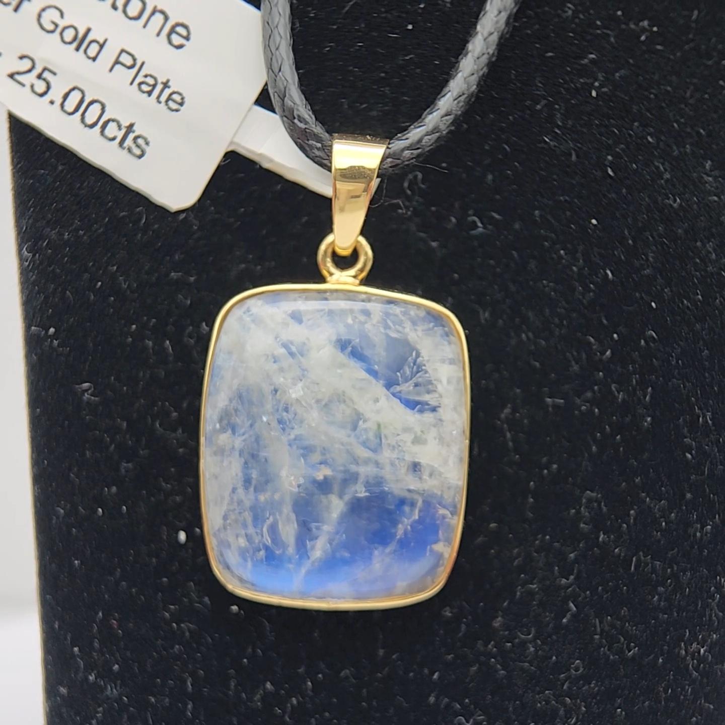 Natural Moon Stone Pendent Sterling Silver Plated  with Yellow Gold For Sale 7