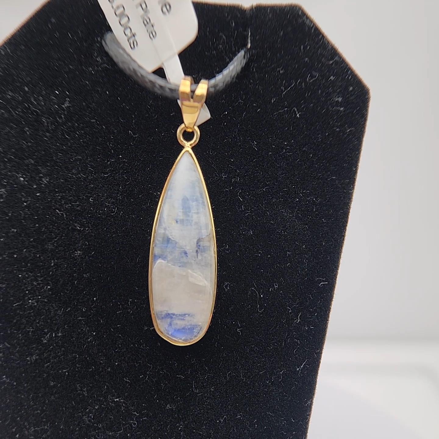 Ciondolo di pietra lunare naturale placcato in argento sterling  con oro giallo in vendita 7