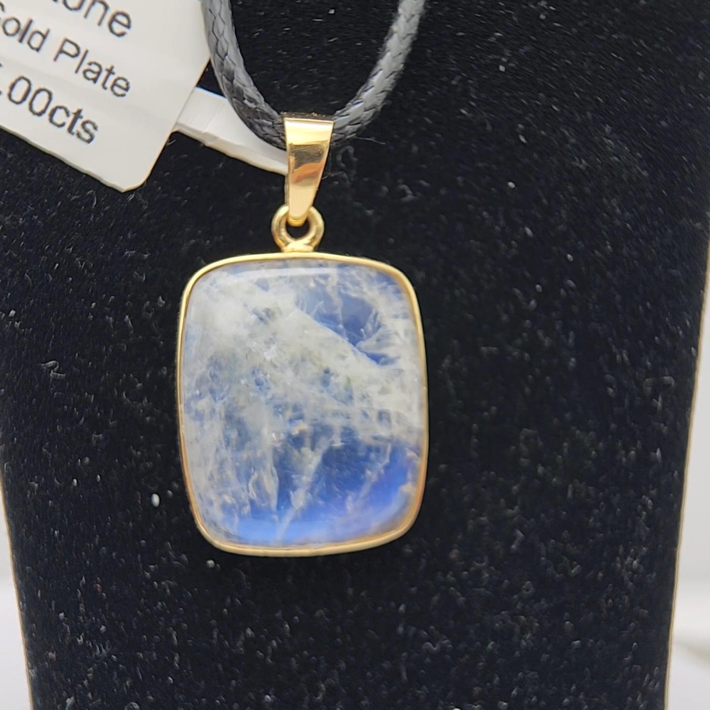Women's or Men's Natural Moon Stone Pendent Sterling Silver Plated  with Yellow Gold For Sale