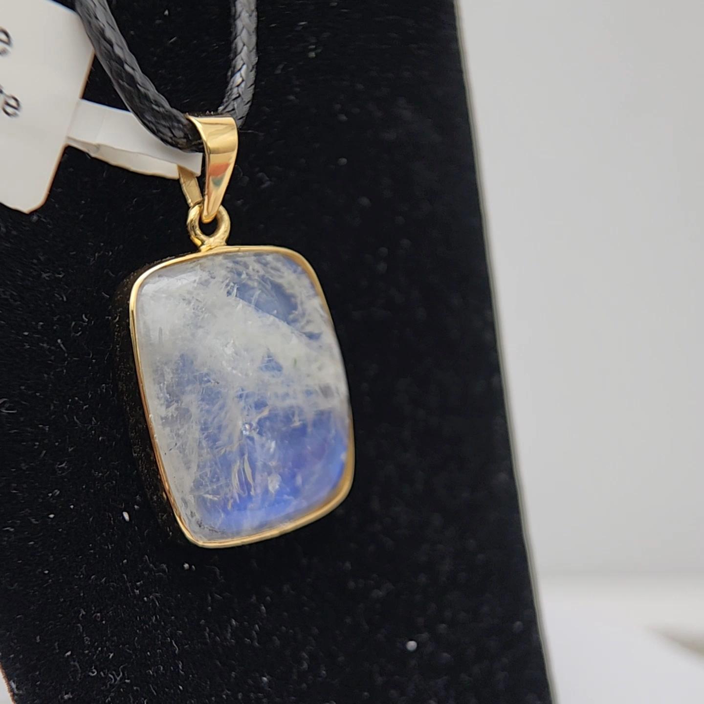 Natural Moon Stone Pendent Sterling Silver Plated  with Yellow Gold For Sale 2