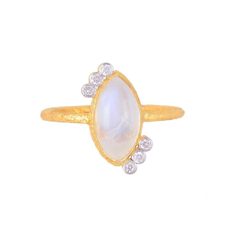 Natural Moonstone & Diamond Ring 18K gold In New Condition For Sale In jaipur, IN