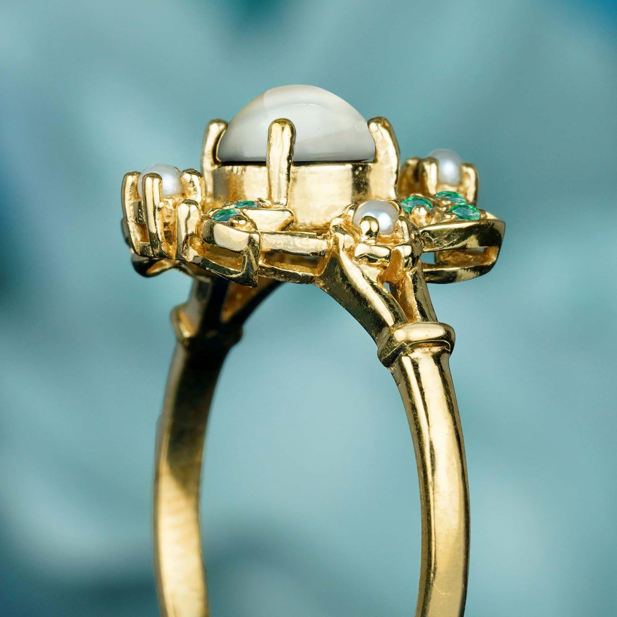 Bague de style vintage en or jaune 9K, pierre de lune naturelle, émeraude et diamant Pour femmes en vente
