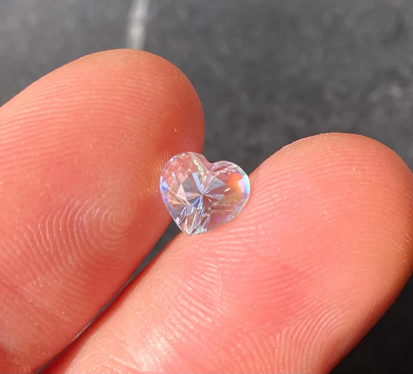 Pierre de lune Naturelle Pierre précieuse en vrac 2.01 ct., taille coeur, Certificat ! Madagascar ! Unisexe en vente