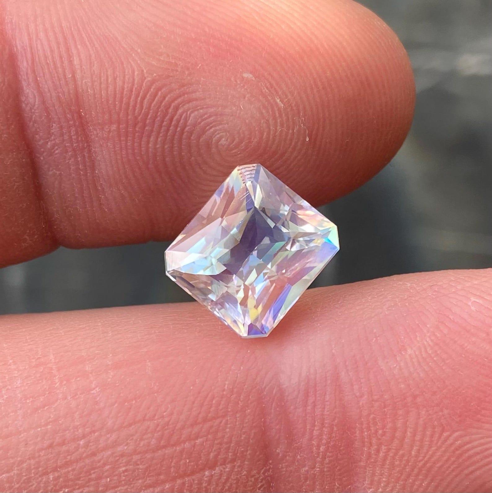 Pierre de lune naturelle non sertie 4.92 carats, taille octogonale, certificat ! Madagascar ! Neuf - En vente à Daugavpils, LV