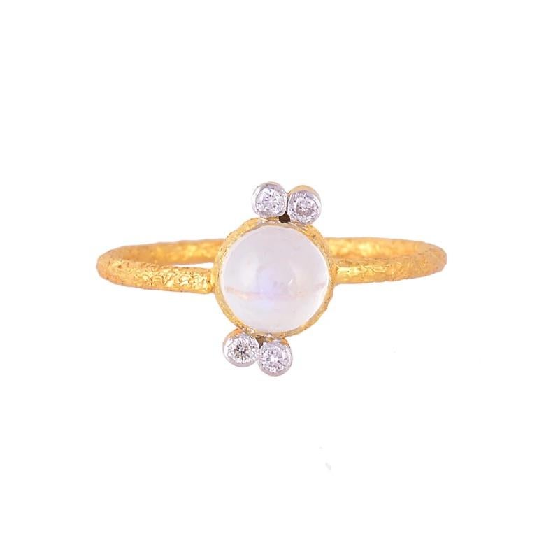 Diamante naturale da 0,06 carati (colore G-H, purezza SI1-SI2) Anello in oro giallo massiccio 18 carati Pietra di Luna

Anello simmetrico con pietra lunare per la donna che è in te! Grazioso e piccolo, con un castone dal design intricato e due gemme