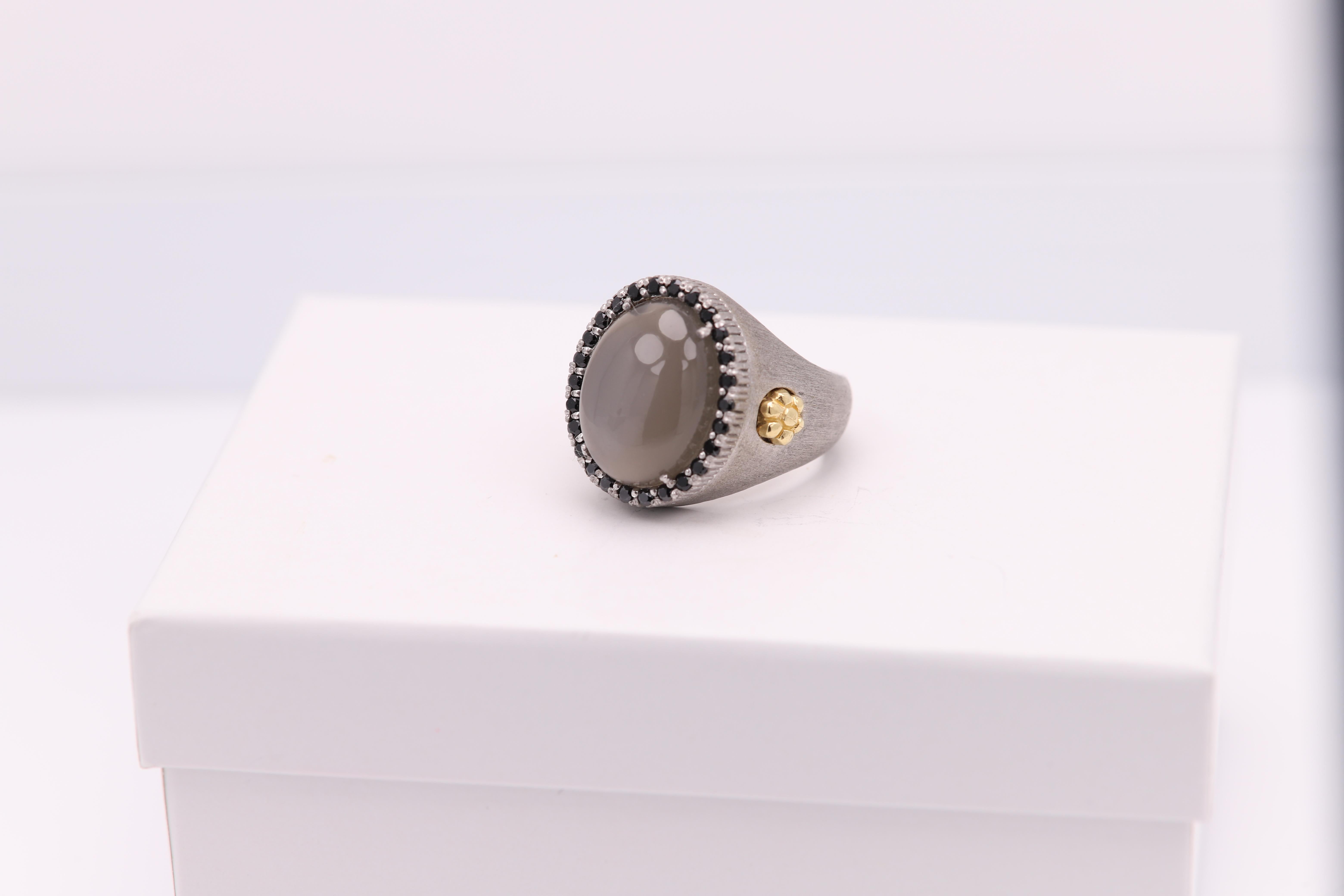 Natürlicher Mondstein-Ring aus Sterlingsilber 925 und 18 Karat Gold mit Mondstein (Cabochon) im Angebot