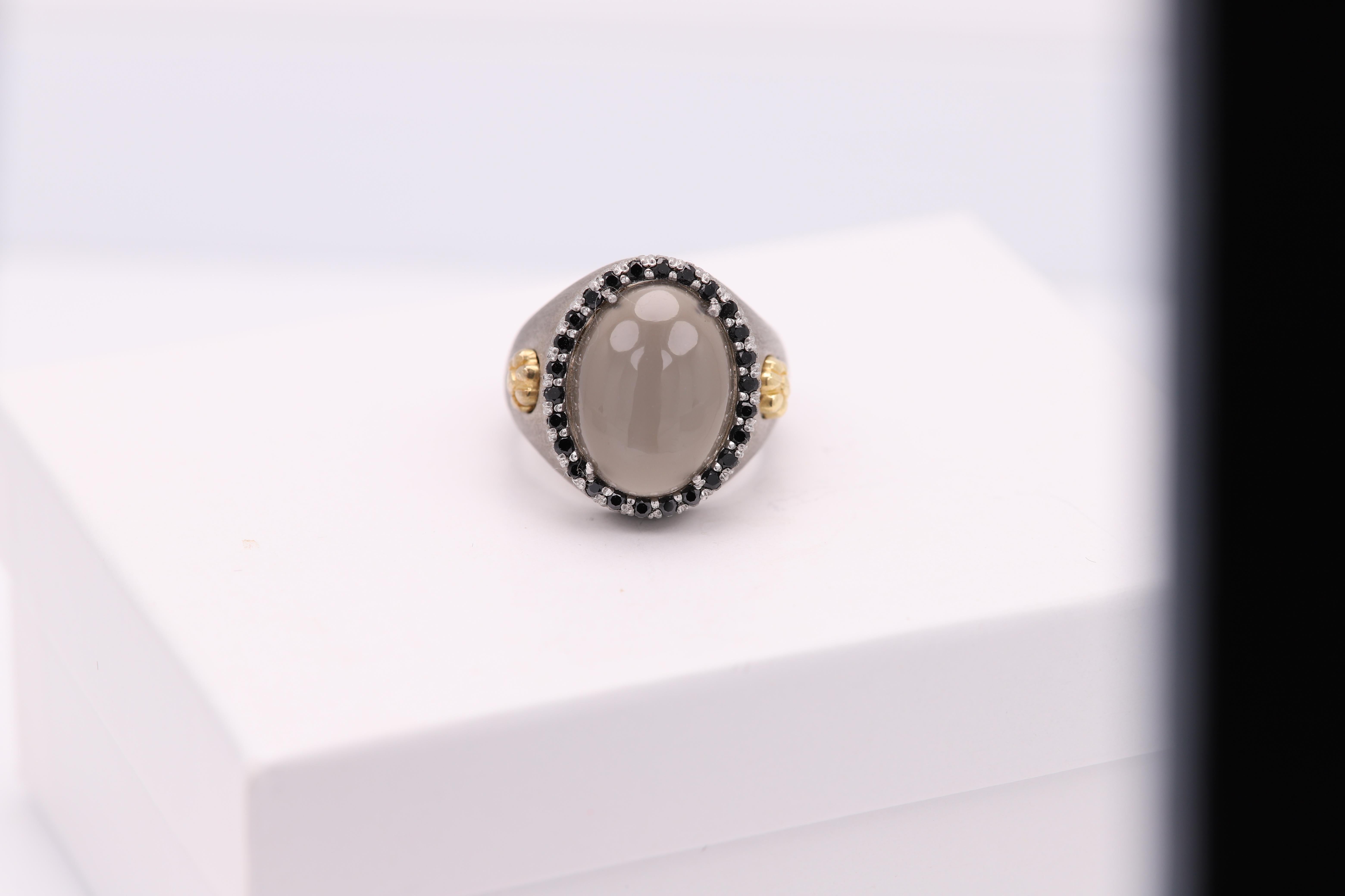 Natural Moonstone Ring Sterling Silver 925 and 18 Karat Gold Moonstone Jewelry In New Condition For Sale In Brooklyn, NY