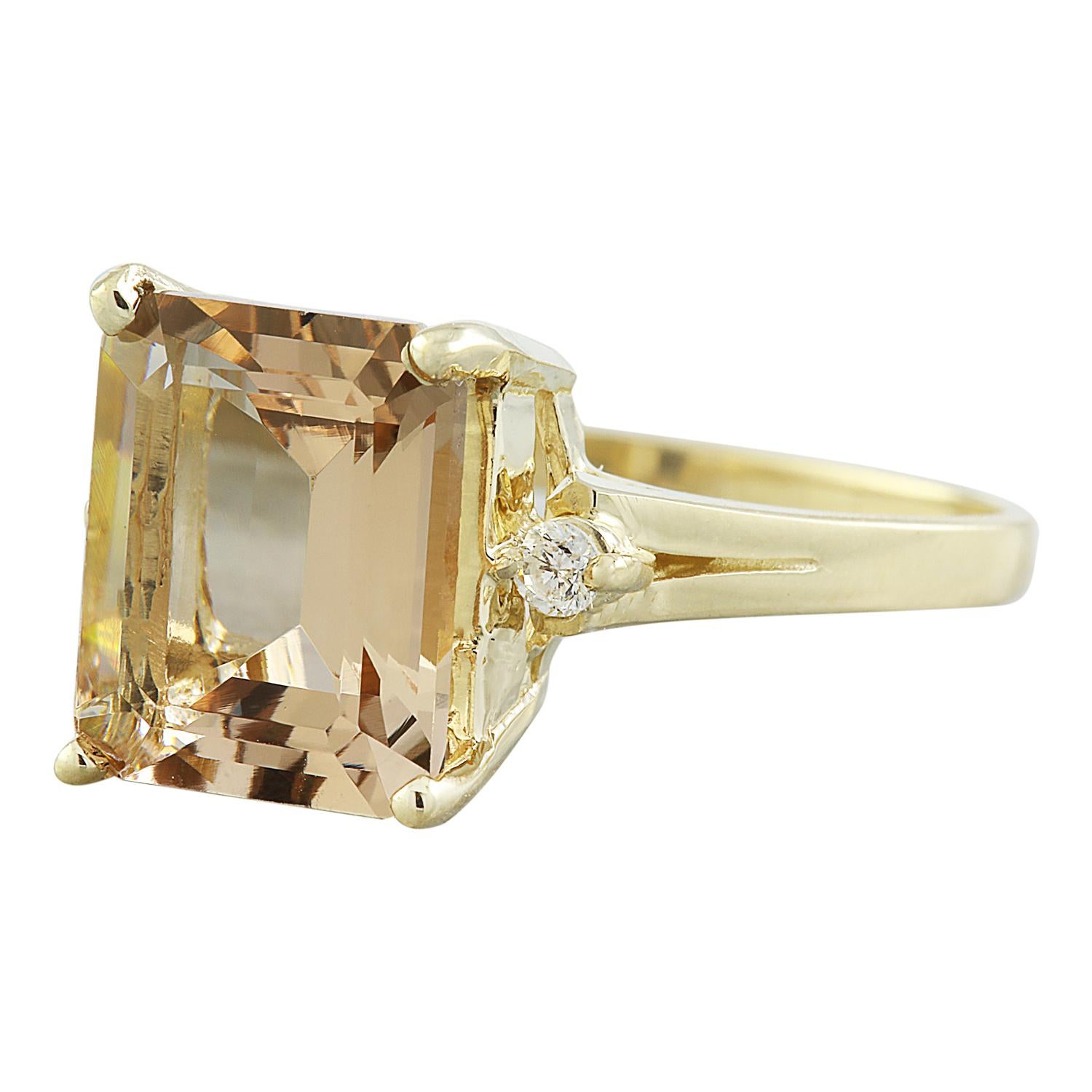 Wir präsentieren ein atemberaubendes Meisterwerk, das zeitlose Eleganz und Raffinesse ausstrahlt - den 2,26-Karat-Morganit-Ring aus massivem Gelbgold mit Diamanten in 14 Karat. Dieser Ring ist mit 14 Karat gestempelt und verkörpert den Inbegriff von