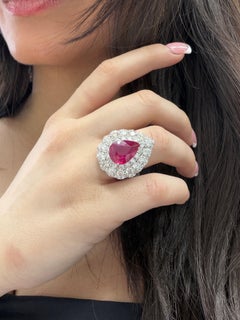 Anello di diamanti con rubino a forma di pera del Mozambico naturale da 7,13 carati certificato GRS