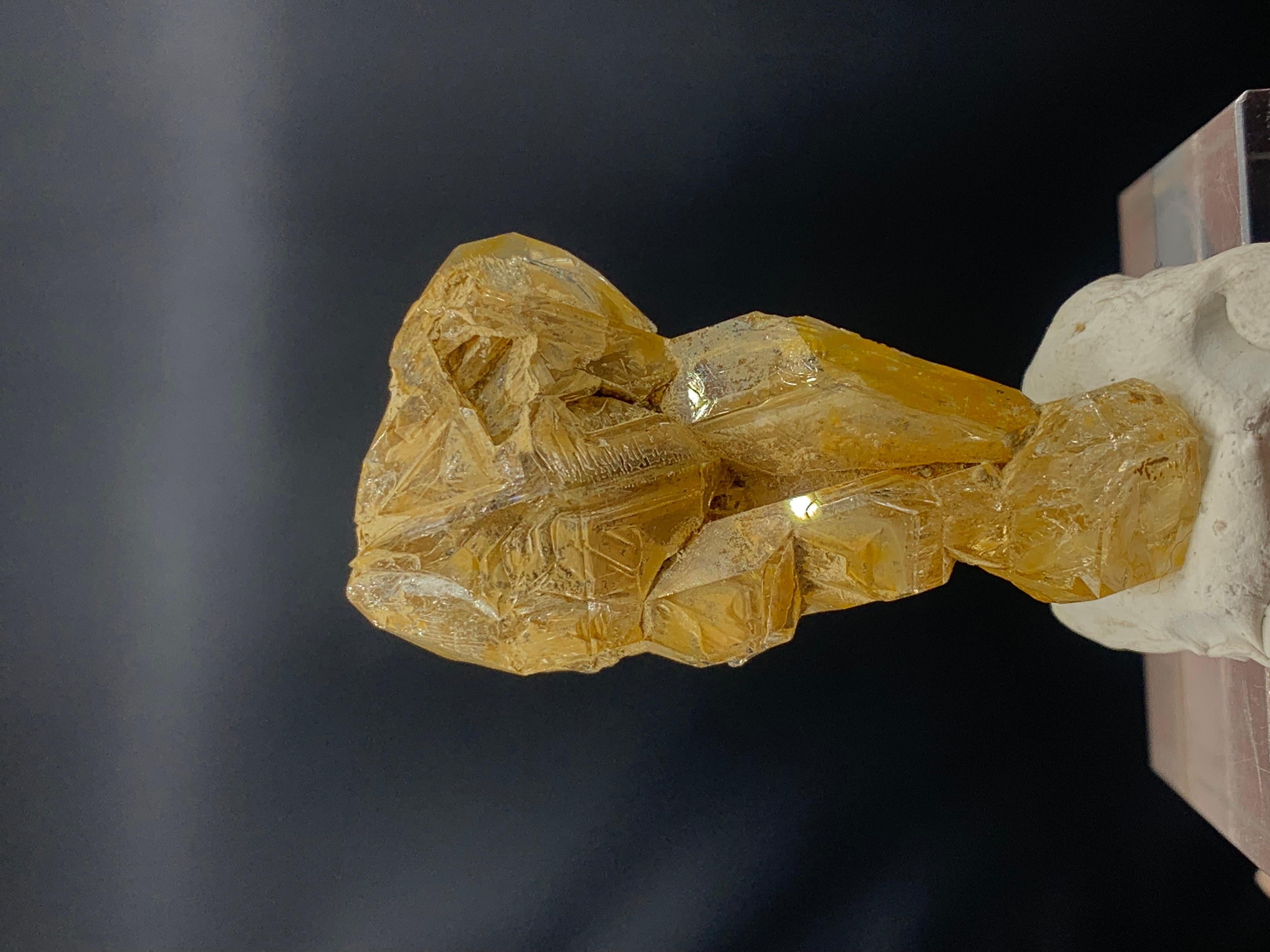 Zepter-Quarz-Exemplar aus Balochistan mit natürlichem Muddy- Skelett (Adamstil) im Angebot