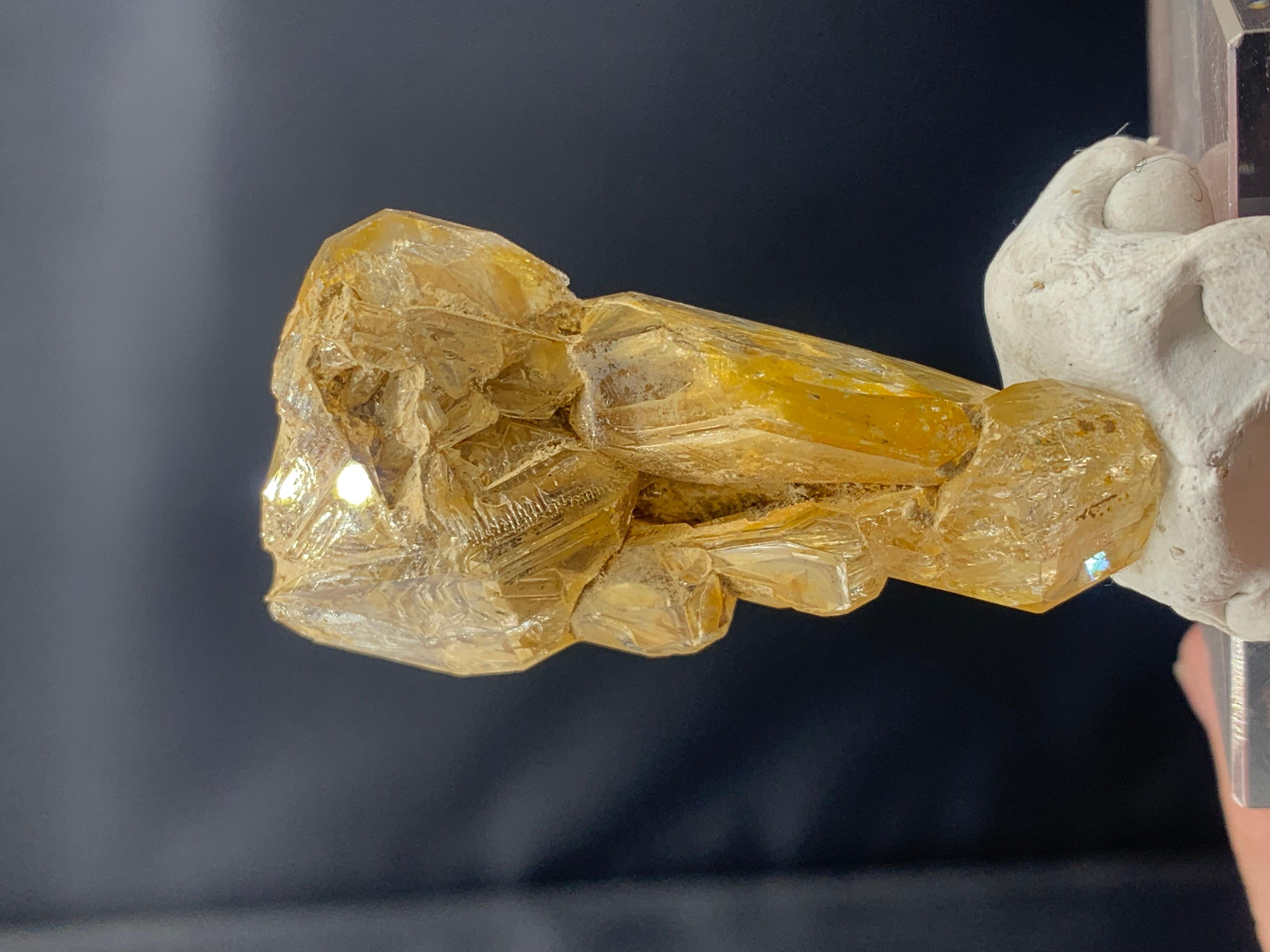 Zepter-Quarz-Exemplar aus Balochistan mit natürlichem Muddy- Skelett im Angebot 1