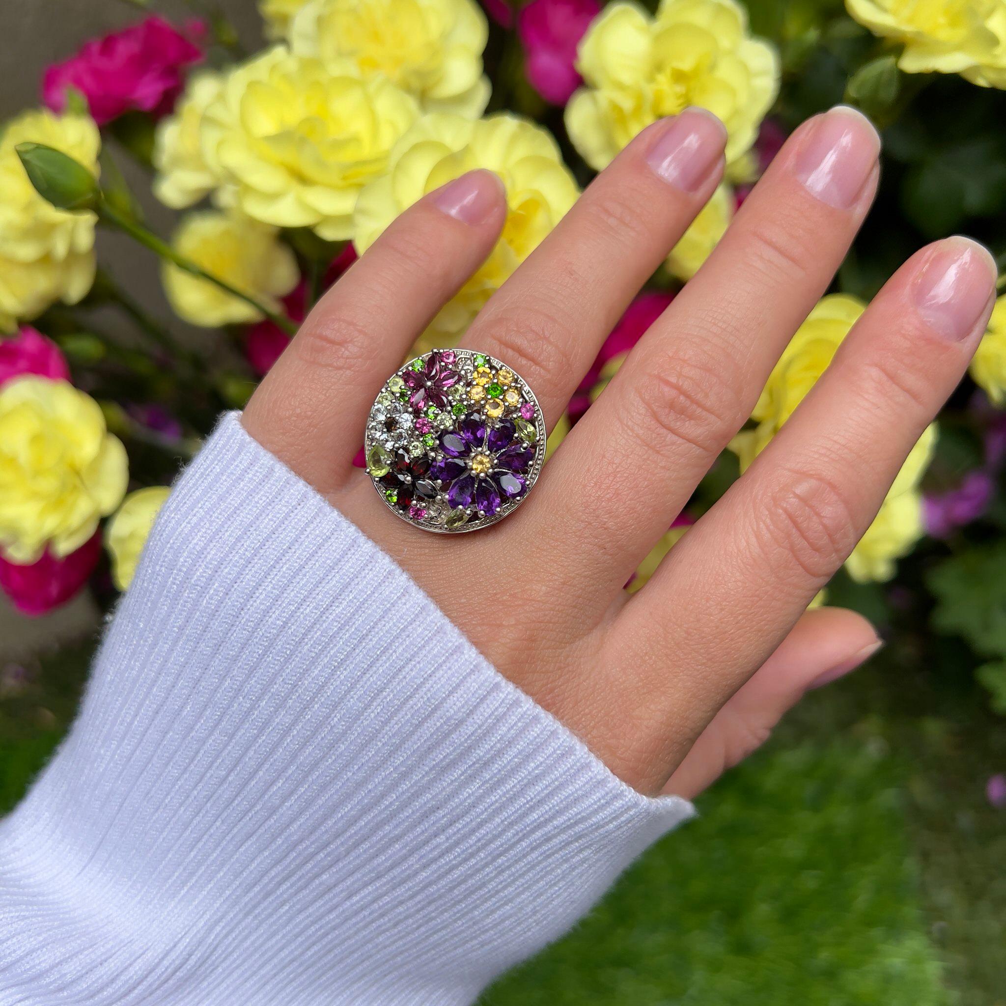 Natural Multi Colored Gemstones Flower Ring 4 Carats Total In Excellent Condition In Laguna Niguel, CA