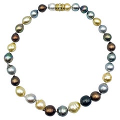 Collier de perles naturelles multicolores de Tahiti