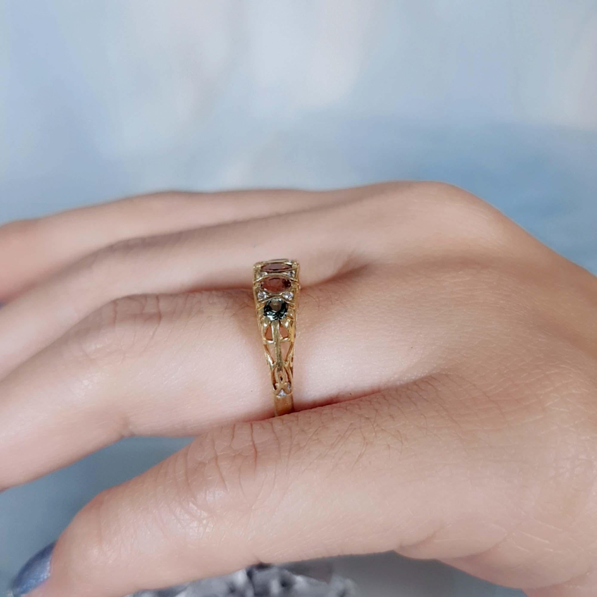 Im Angebot: Halb-Eternity-Ring aus massivem 9K Gelbgold mit natürlichem, mehrfarbigem Turmalin () 9