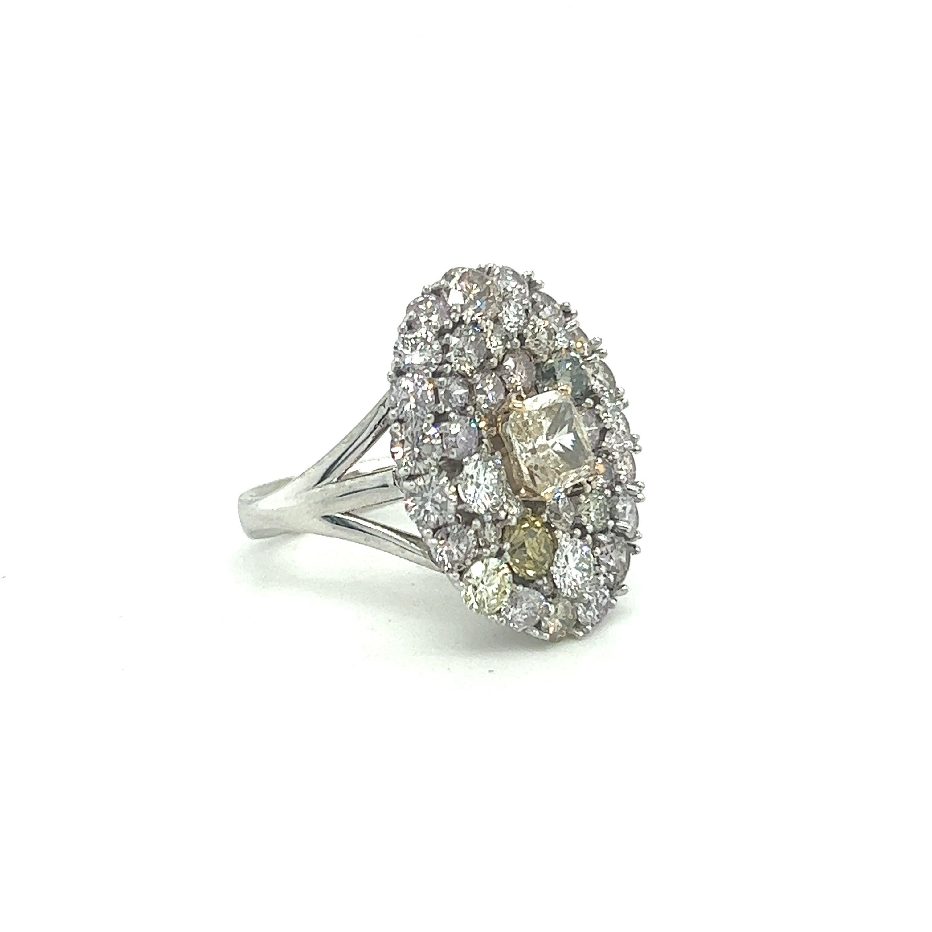 Natürlicher mehrfarbiger 5 Karat runder Diamantring mit Prinzessinnenschliff im Angebot 5
