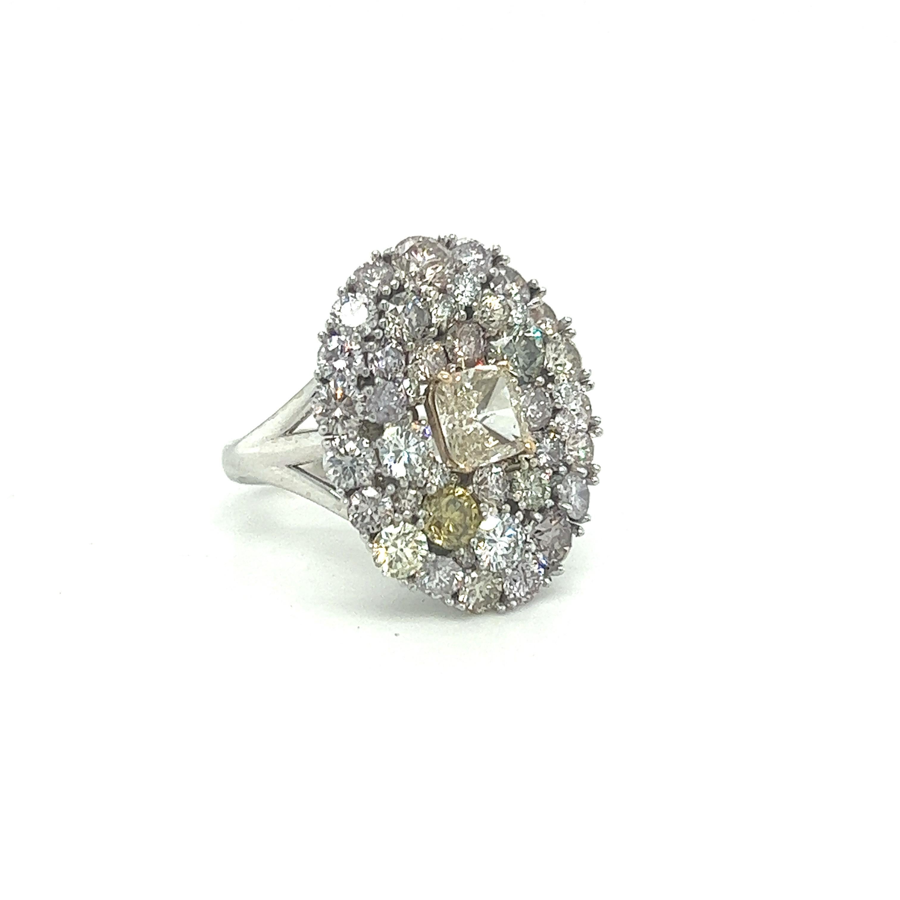 Natürlicher mehrfarbiger 5 Karat runder Diamantring mit Prinzessinnenschliff im Angebot 8