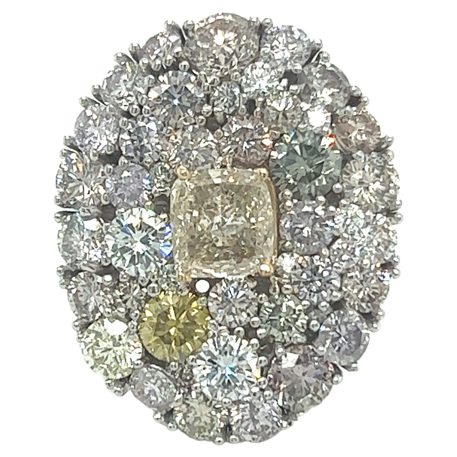 Art Deco Natural Multi Colored 5 Carat Round and Princess Cut Diamond Ring For Sale