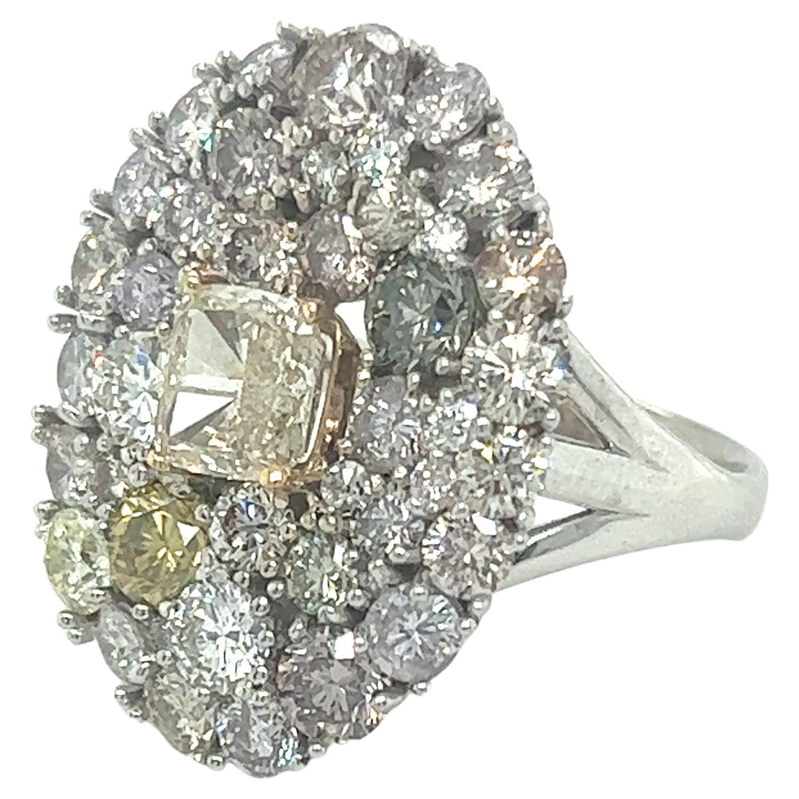 Round Cut Natural Multi Colored 5 Carat Round and Princess Cut Diamond Ring For Sale