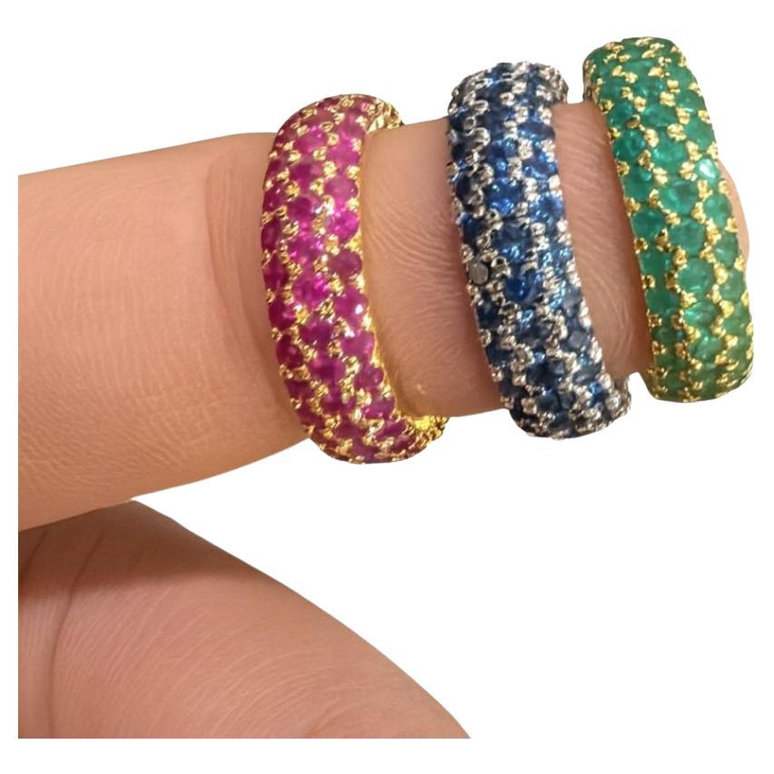 Im Angebot: Natürlicher mehrfarbiger Smaragd Rubin Blauer Saphir 3 Ringe ()