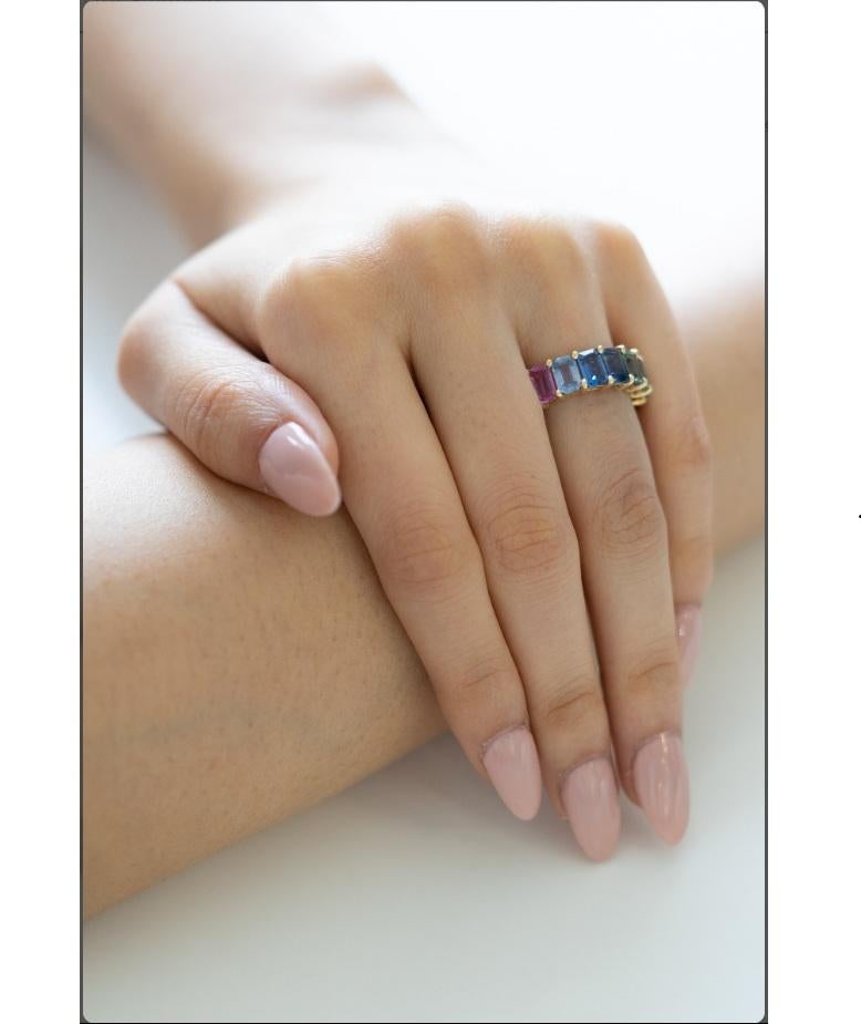 Natürlicher mehrfarbiger Saphir  Ring mit Smaragdschliff aus 14k Gold im Zustand „Neu“ im Angebot in jaipur, IN