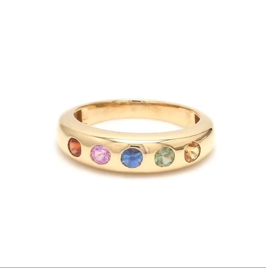 Anello zingaro con zaffiro arcobaleno taglio rotondo, oro  Anello con zaffiro naturale arcobaleno ombreggiato in oro  Anello d'oro con cinque pietre e zaffiro arcobaleno

DETTAGLI DELLA GEMMA :
✦ Pietra preziosa: Zaffiro arcobaleno
✦ Tipo di gemma :