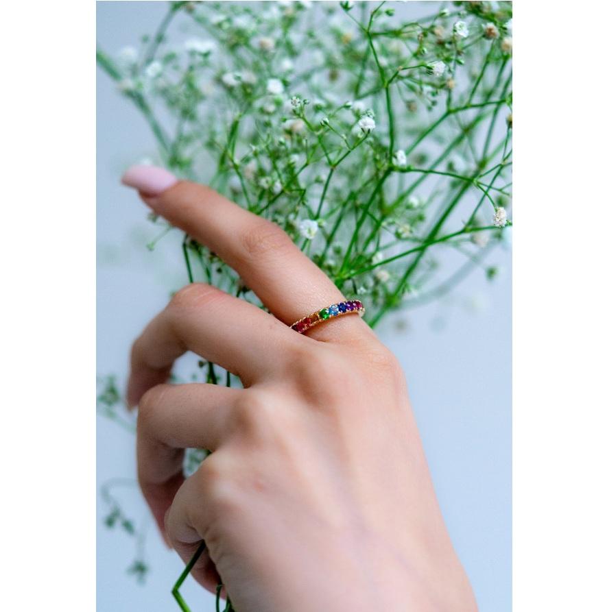 Anello a fascia per l'eternità con gemma naturale arcobaleno di colore vivo in oro 14K/18K

DETTAGLI SULLA PIETRA :
✦ Pietra: Zaffiro arcobaleno, Tsavorite, Ametista, Rubino
✦ Tipo di pietra: Nature
✦ Dimensione della pietra: 2,50 MM
✦ Forma della
