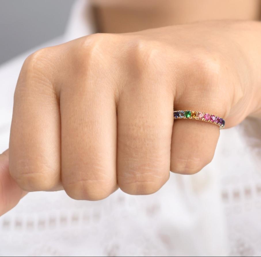 Taglio Asscher Anello con zaffiro naturale multicolore in oro 14k in vendita