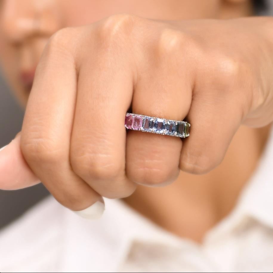 Bague saphir naturel multicolore en or 18 carats Neuf - En vente à jaipur, IN