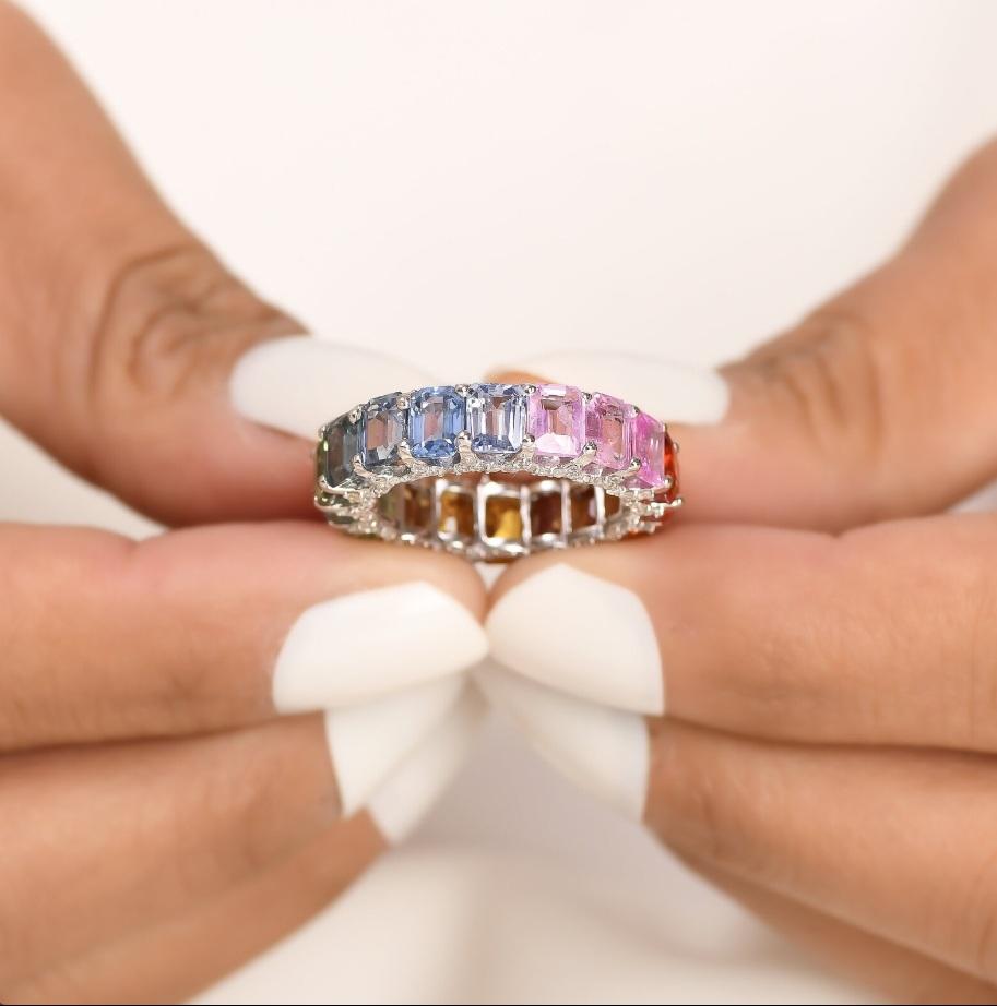 Bague saphir naturel multicolore en or 18 carats en vente 1