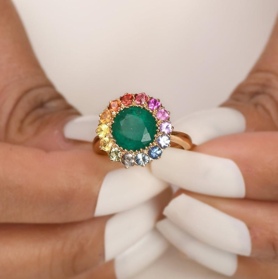 Natürlicher Smaragd  Mehrfarbiger Saphirring aus 18k Gold im Angebot 1