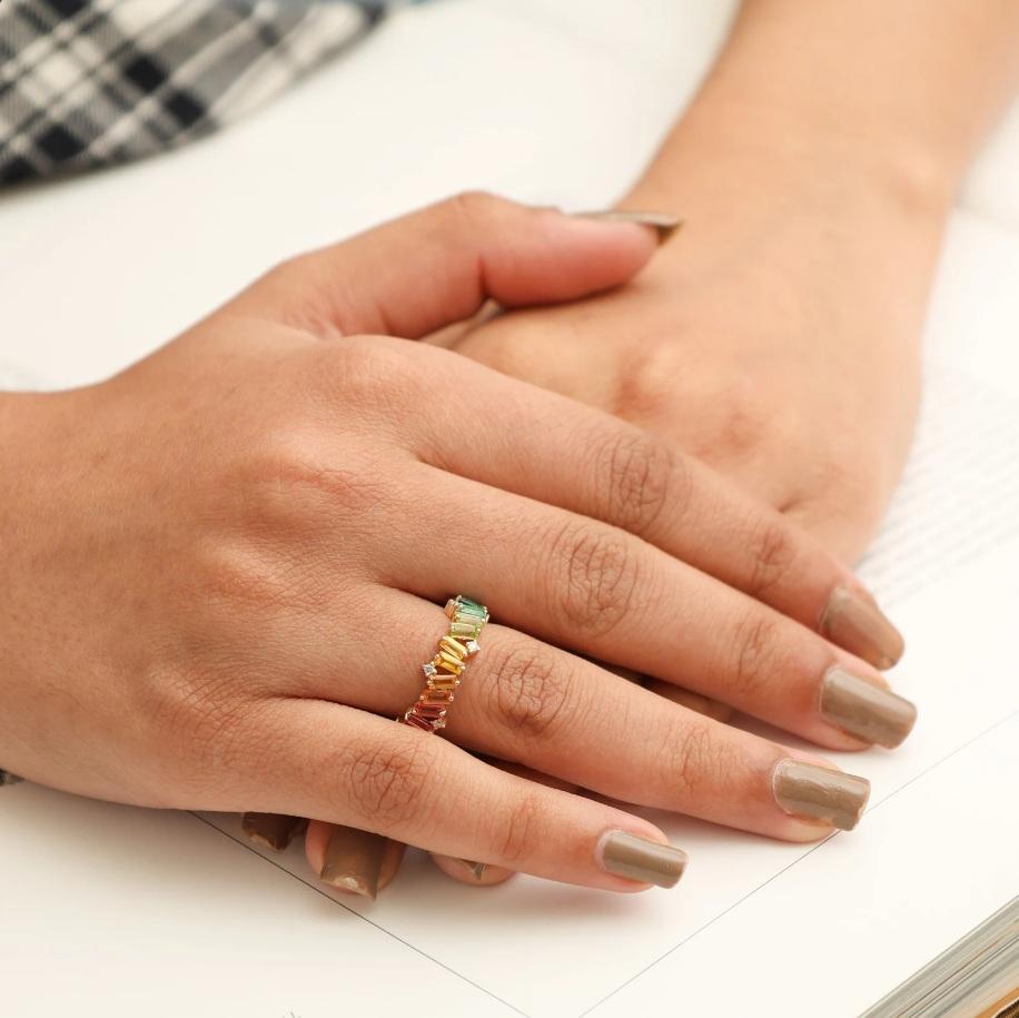 Bague zig Zag en or 14k avec saphir naturel multicolore Pour femmes en vente