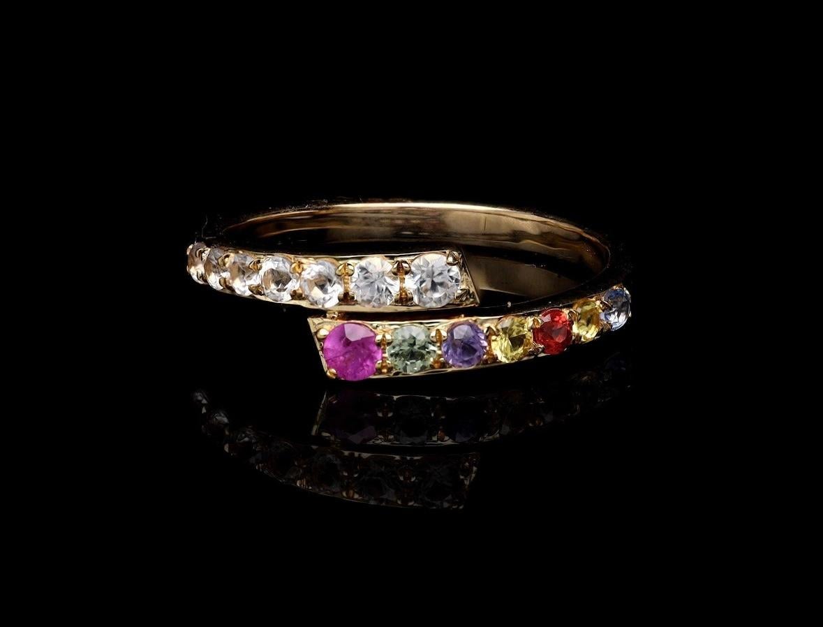 Ring aus 18 Karat Gold mit natürlichem, mehrfarbigem Saphir 0,67 Karat Damen im Angebot