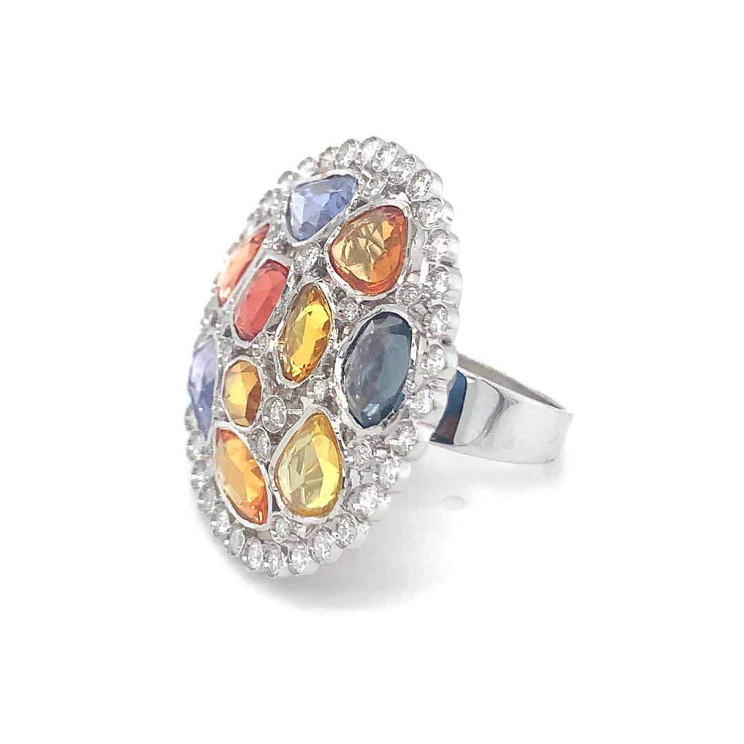 Natural Multi sapphire and Diamond ring In New Condition For Sale In New York, NY