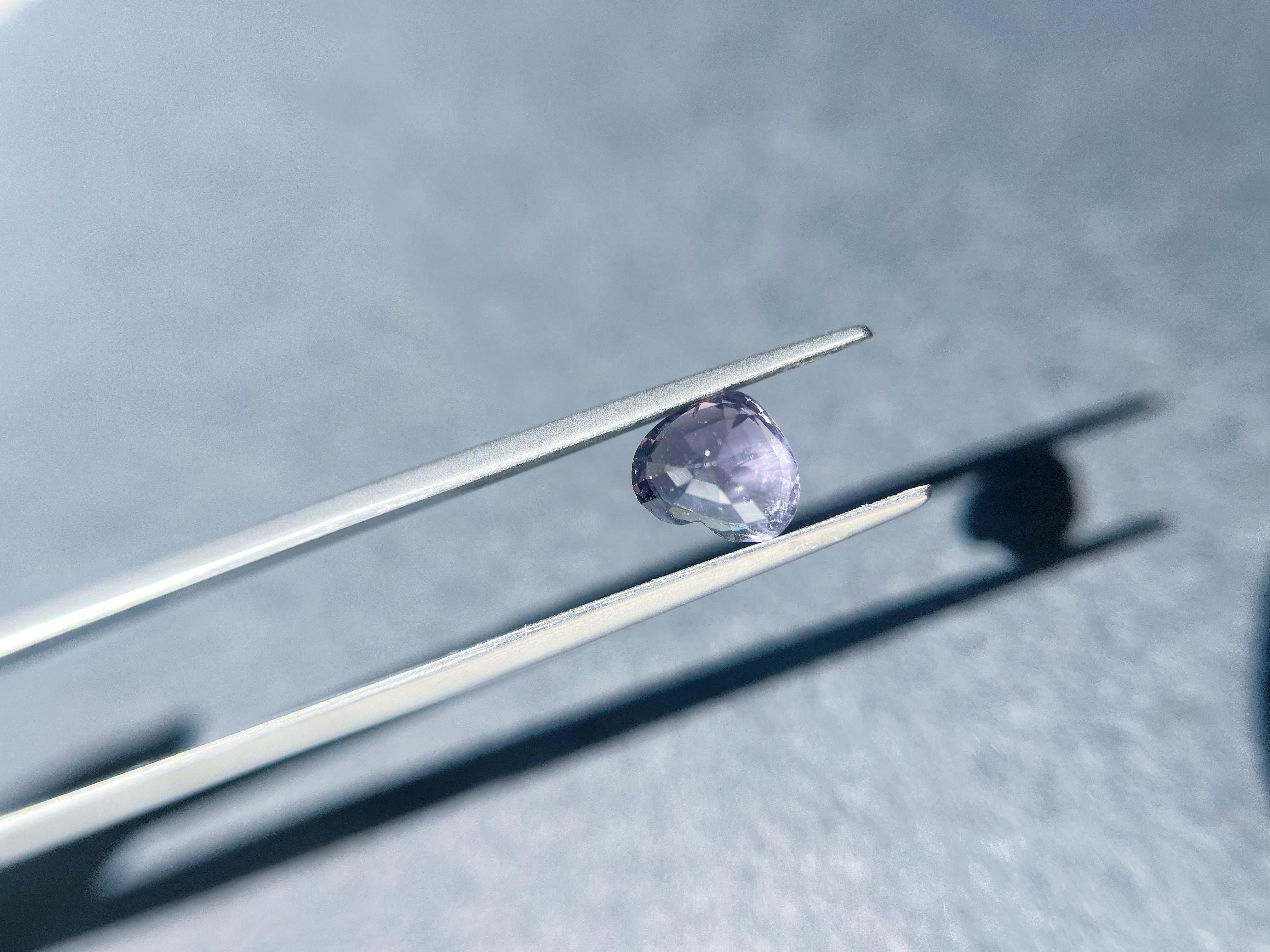 Pietra sciolta di cuore grigio-violaceo naturale di Myanamr - 1,99 carati in vendita 6