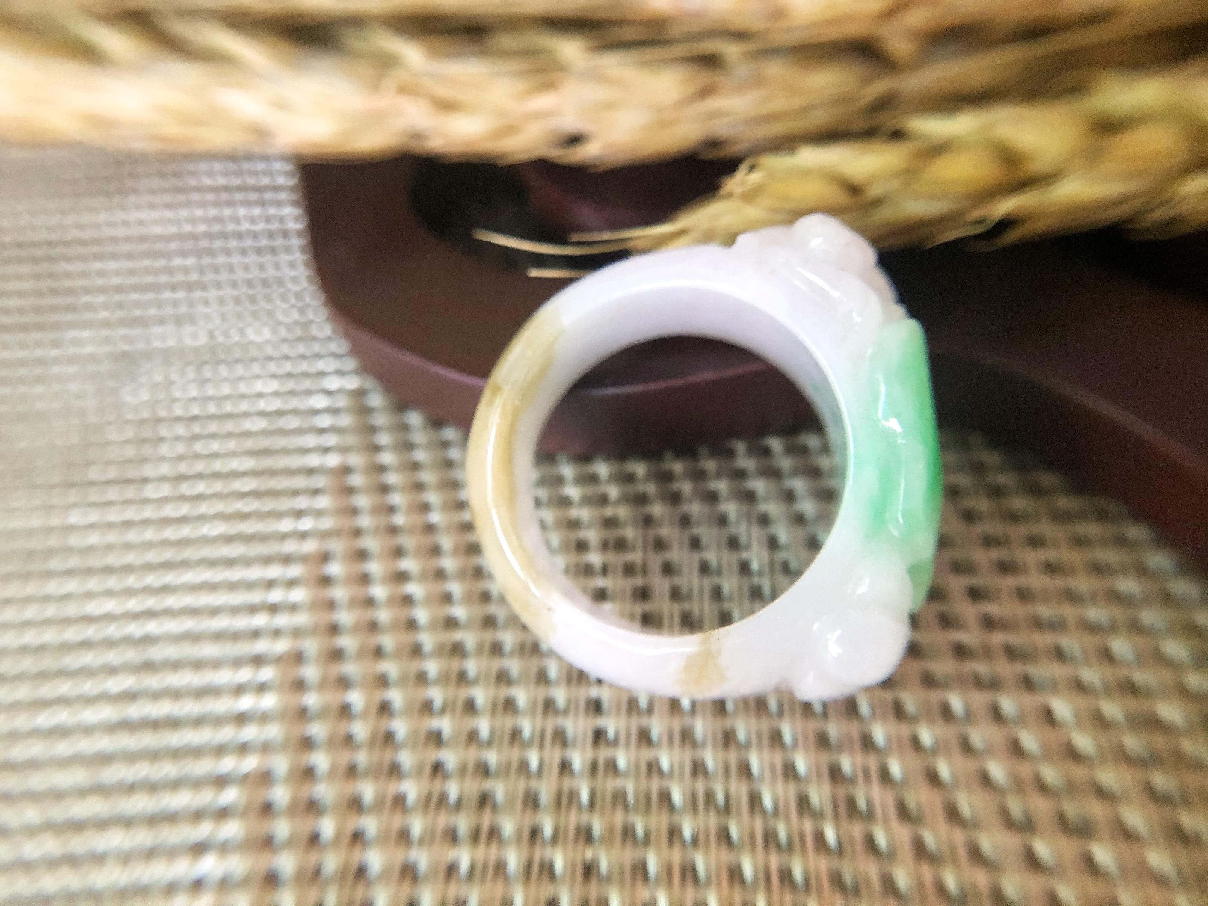 Natürlicher Myanmar Apfel Grün Jade geschnitzt Ring Band im Angebot 4