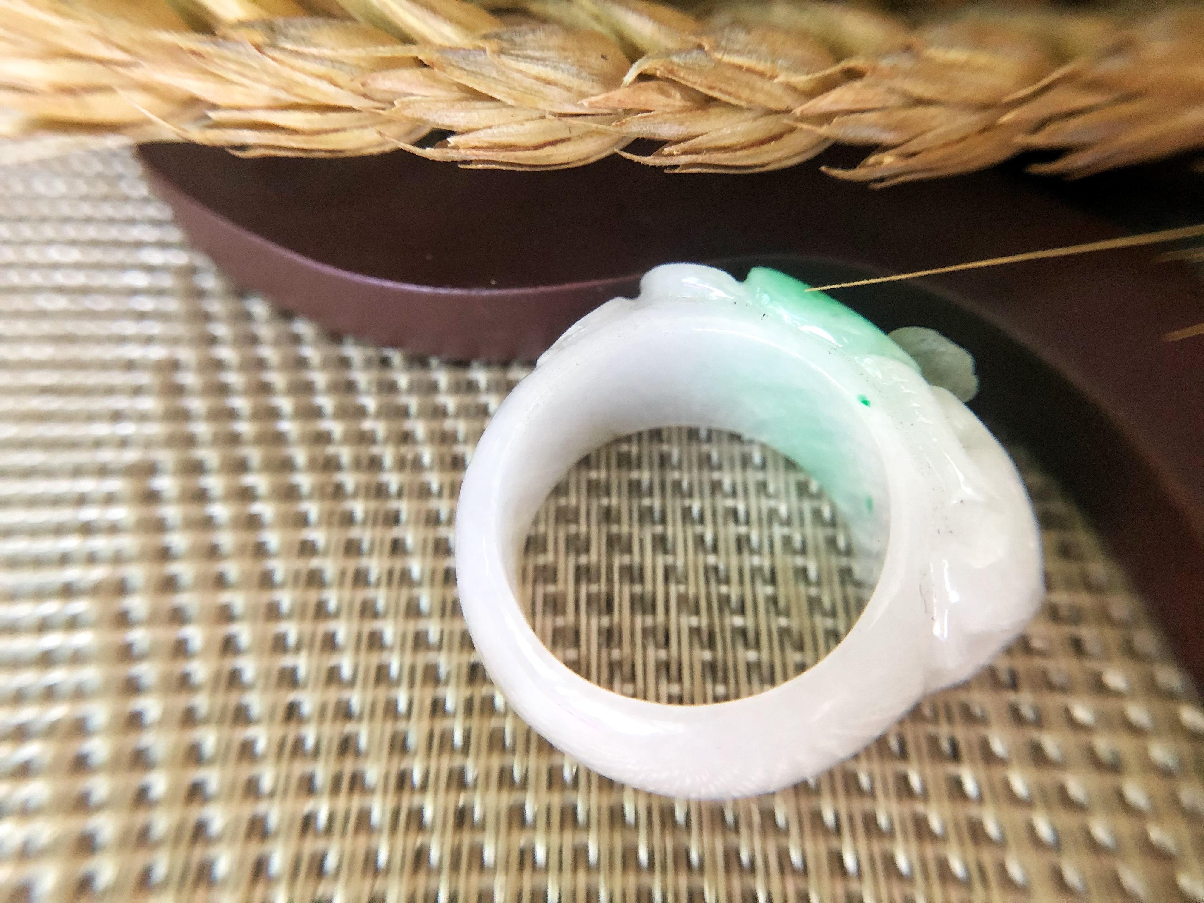Natürlicher Myanmar Apfel Grün Jade geschnitzt Ring Band im Angebot 7