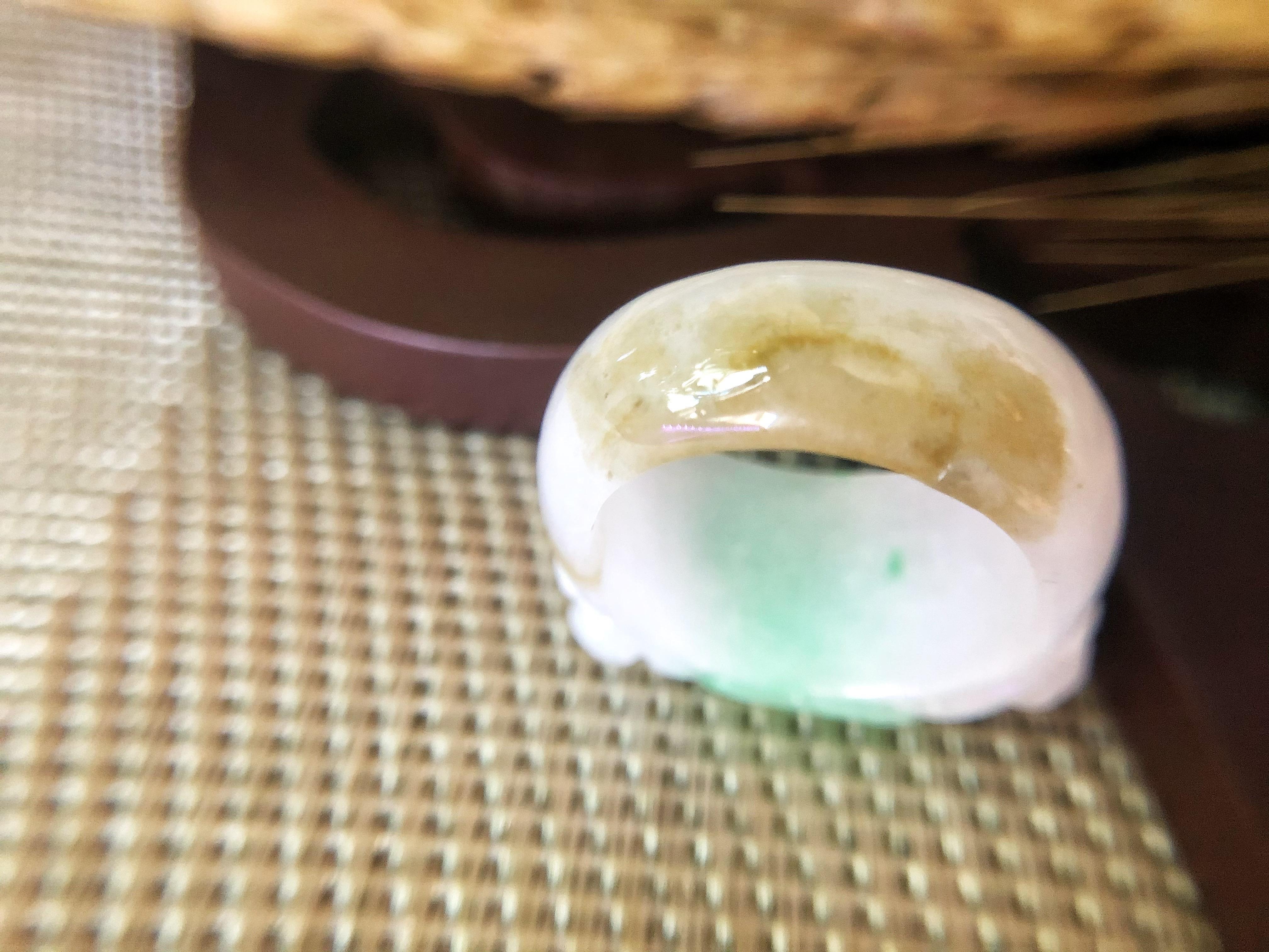 Natürlicher Myanmar Apfel Grün Jade geschnitzt Ring Band im Angebot 10