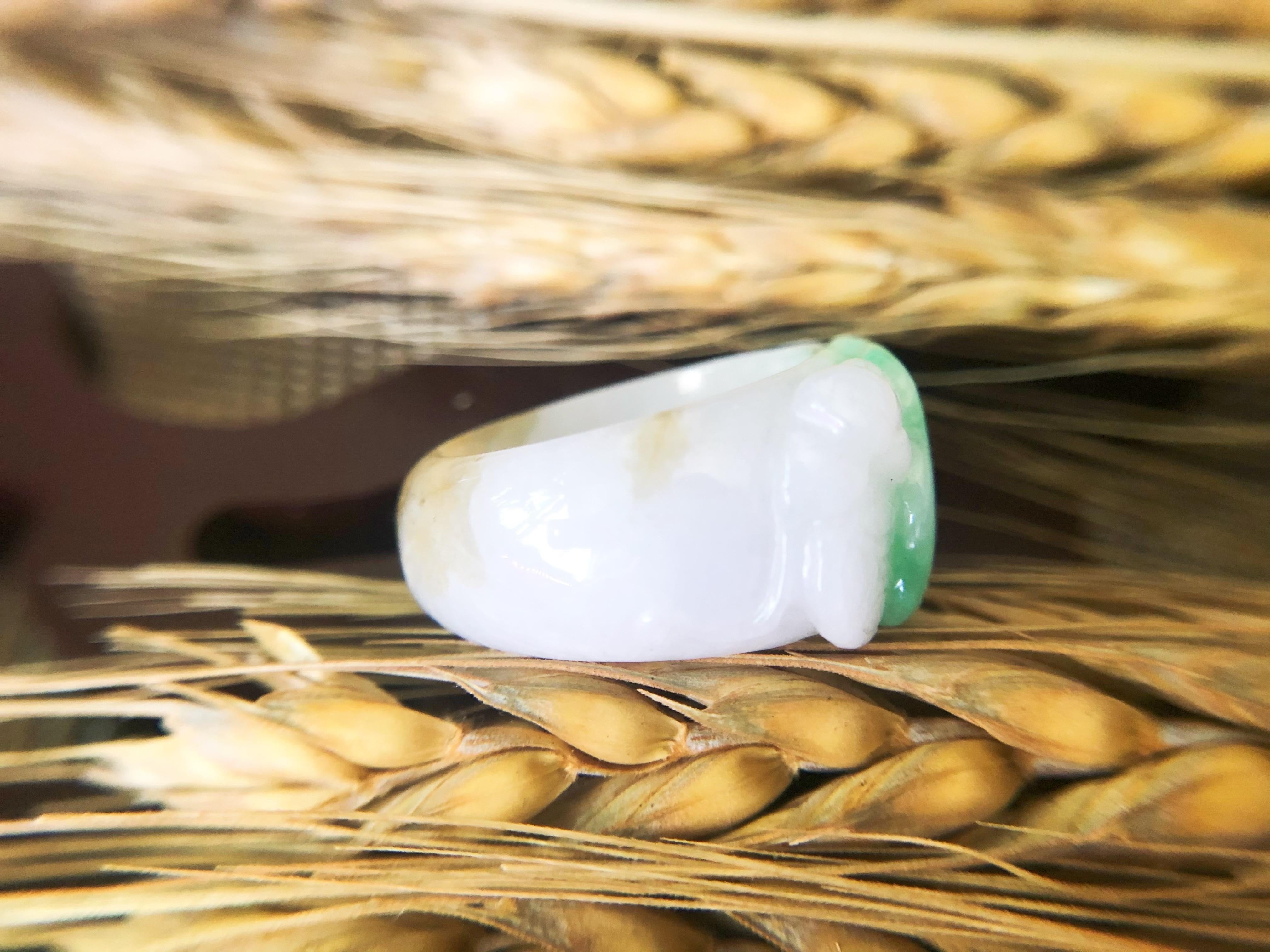 Natürlicher Myanmar Apfel Grün Jade geschnitzt Ring Band im Angebot 2